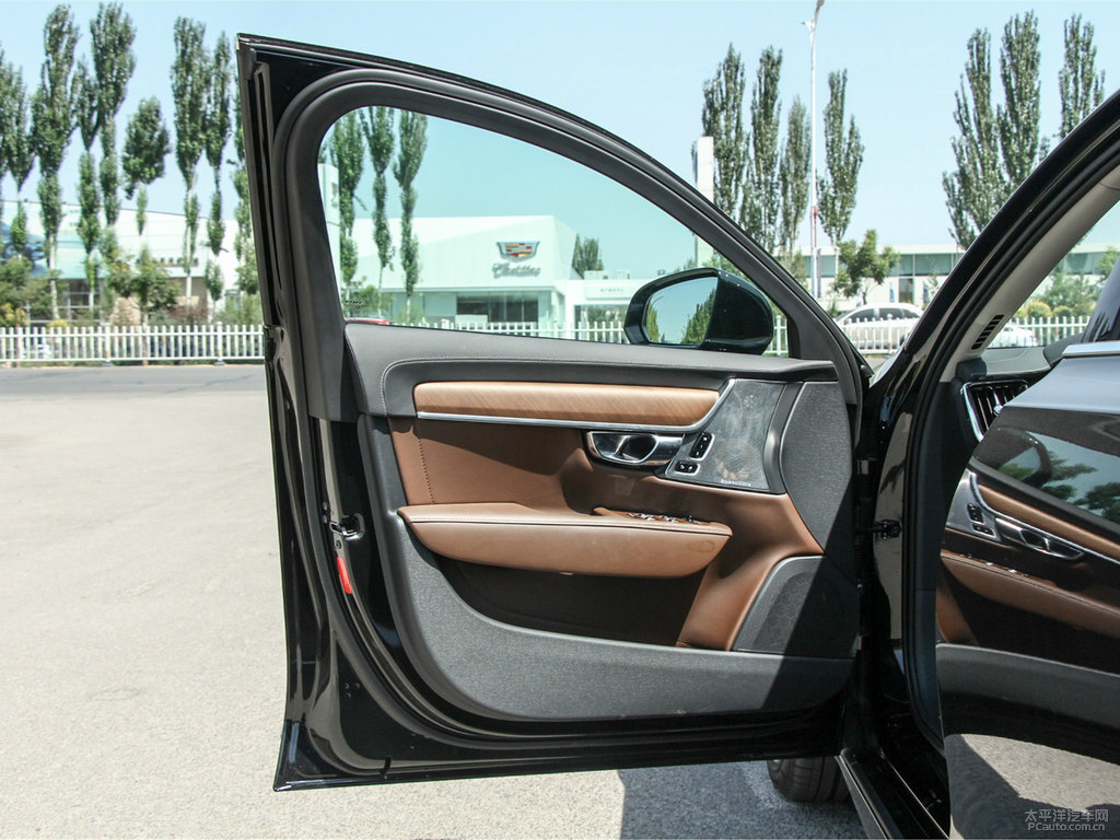 瑪瑙黑沃爾沃S90車廂內(nèi)飾圖片