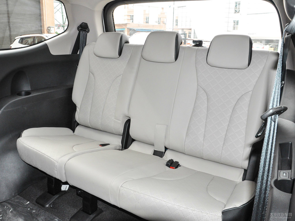 糖果白寶駿730車廂內(nèi)飾圖片
