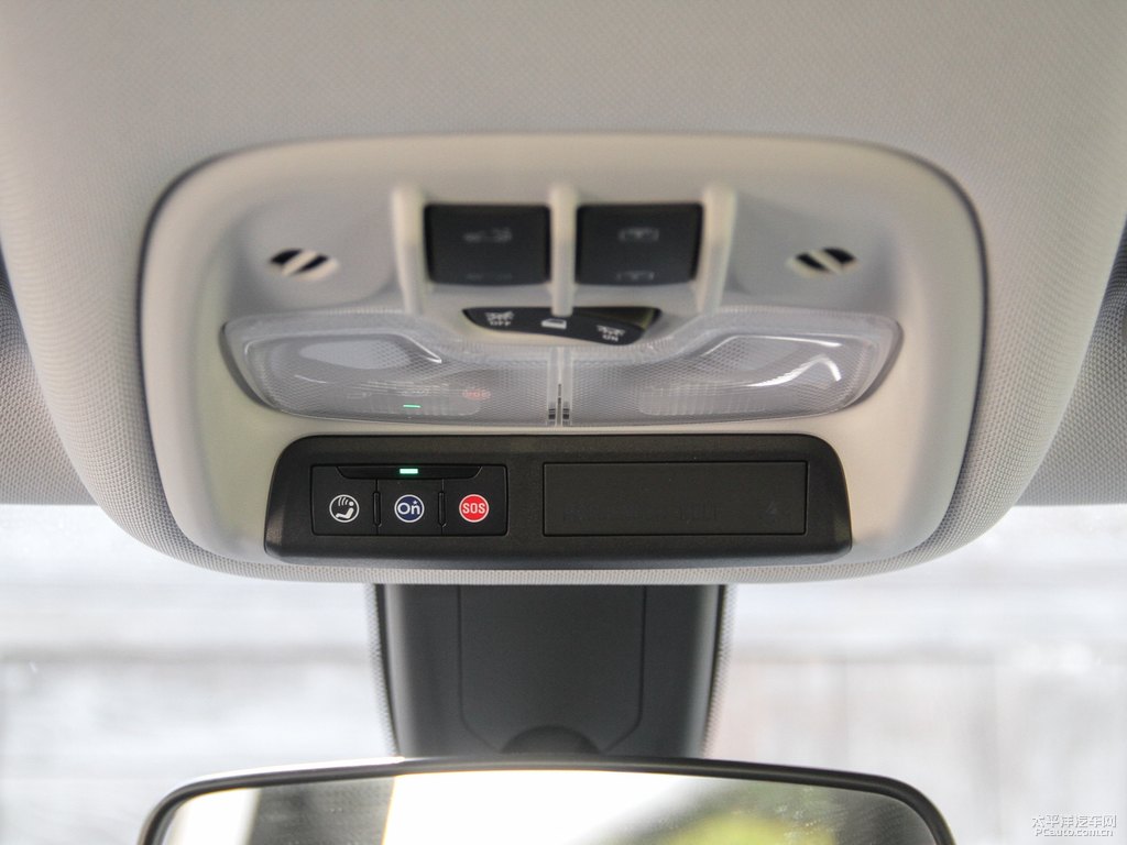 冰原白創(chuàng)界車廂內(nèi)飾圖片