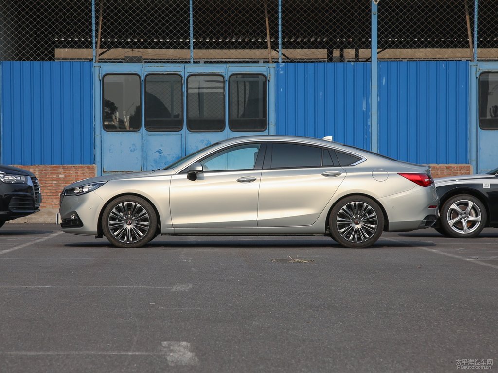 鉑光金紅旗H5經典整車外觀外觀圖片
