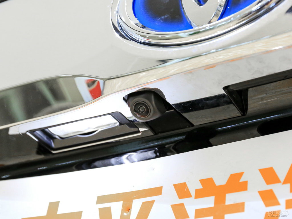 紫鉆黑埃爾法車尾外觀圖片