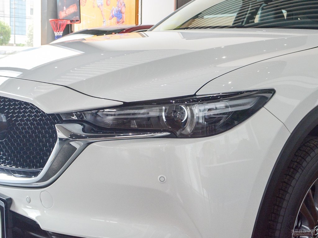 珠光白馬自達(dá)CX-5車頭外觀圖片