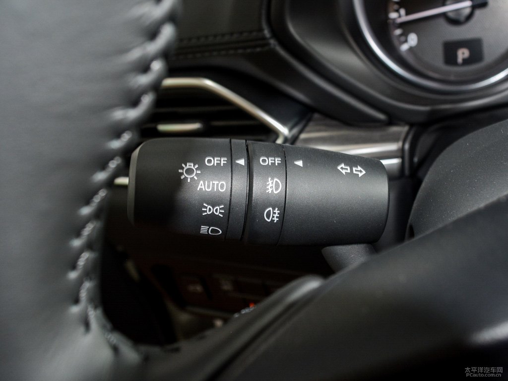 珠光白馬自達(dá)CX-5中控內(nèi)飾圖片
