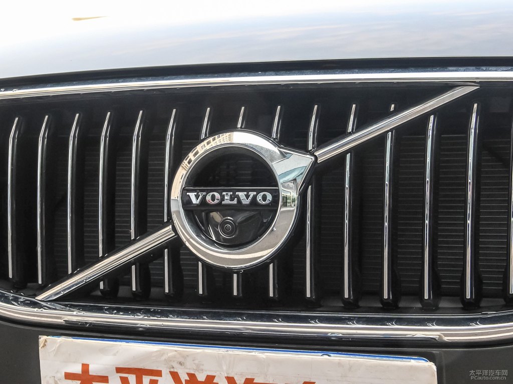 松林灰沃爾沃XC60車頭外觀圖片