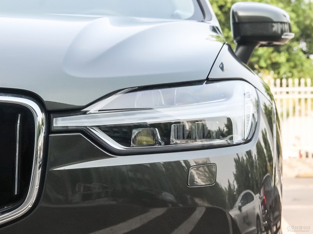 松林灰沃爾沃XC60車頭外觀圖片