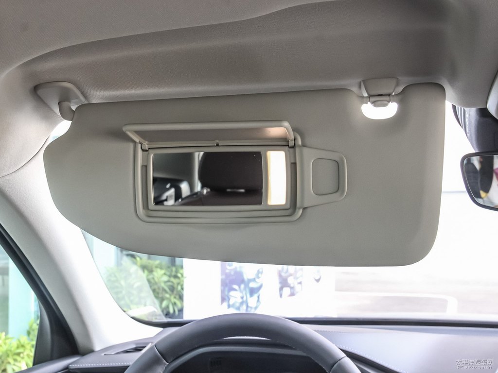 松林灰沃爾沃XC60車廂內(nèi)飾圖片