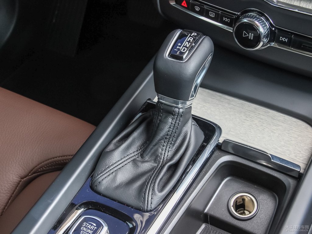 松林灰沃爾沃XC60中控內(nèi)飾圖片