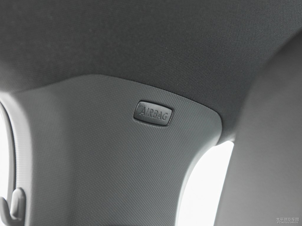 貝加爾湖藍(lán)T-ROC探歌車(chē)廂內(nèi)飾圖片