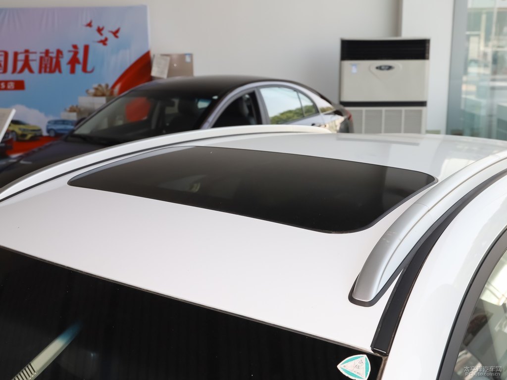 冰晶白帝豪GS車(chē)身外觀圖片