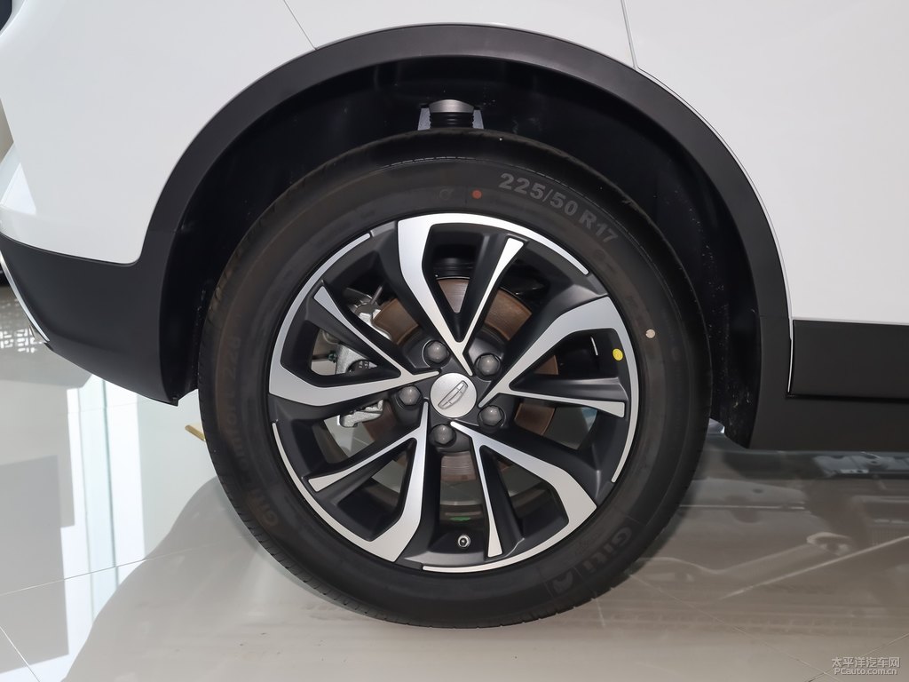 冰晶白帝豪GS車身外觀圖片