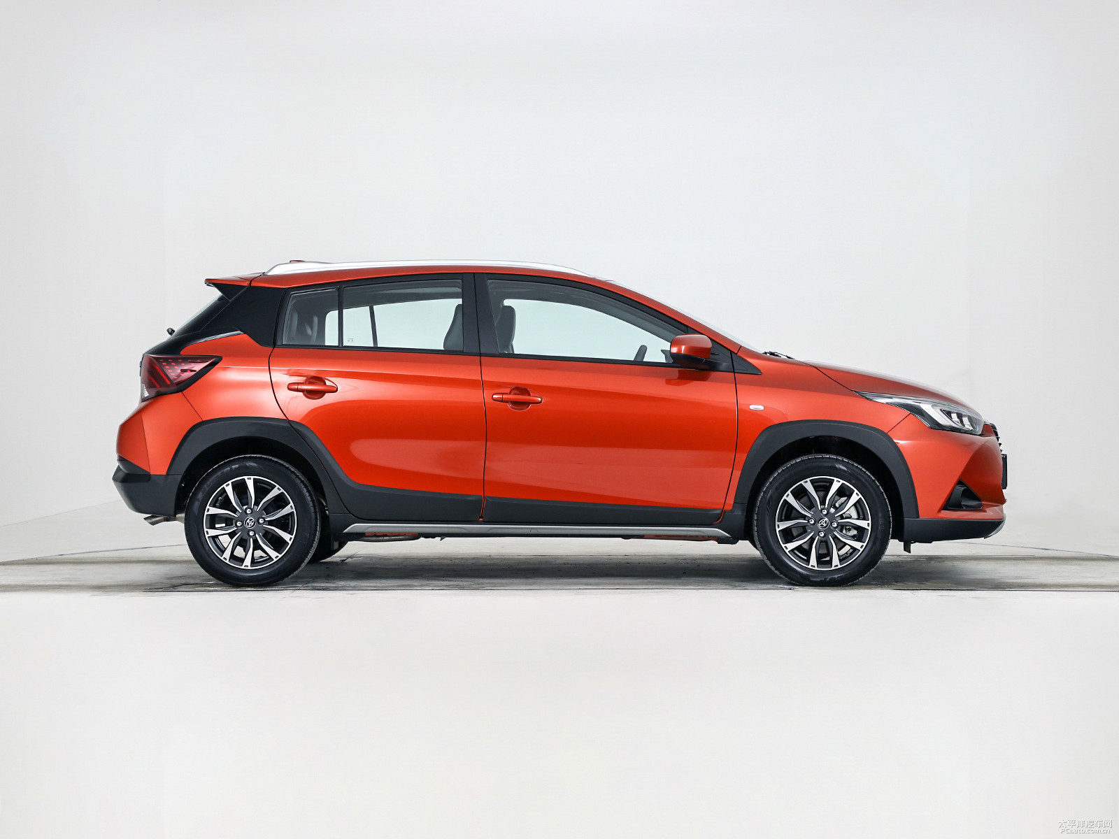 YARiS L 致炫X外觀高清大圖