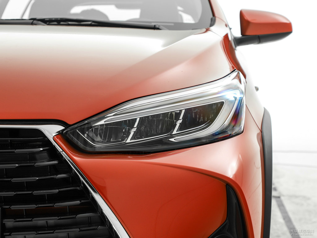 閃電橙YARiS L 致炫X車(chē)頭外觀圖片
