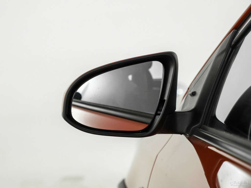 閃電橙YARiS L 致炫X車身外觀圖片