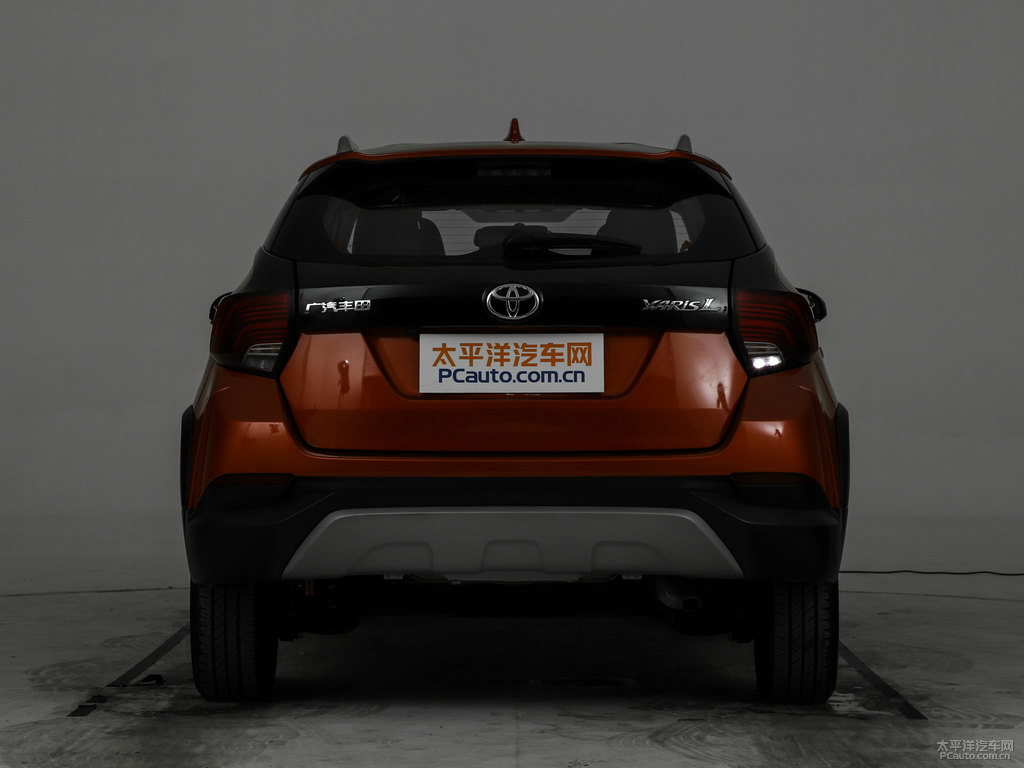 閃電橙YARiS L 致炫X車尾外觀圖片