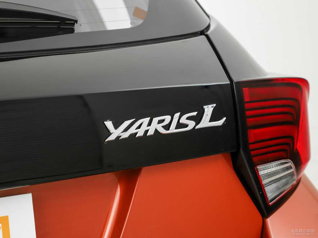閃電橙YARiS L 致炫X車尾外觀圖片
