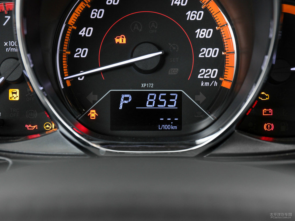 閃電橙YARiS L 致炫X中控內(nèi)飾圖片