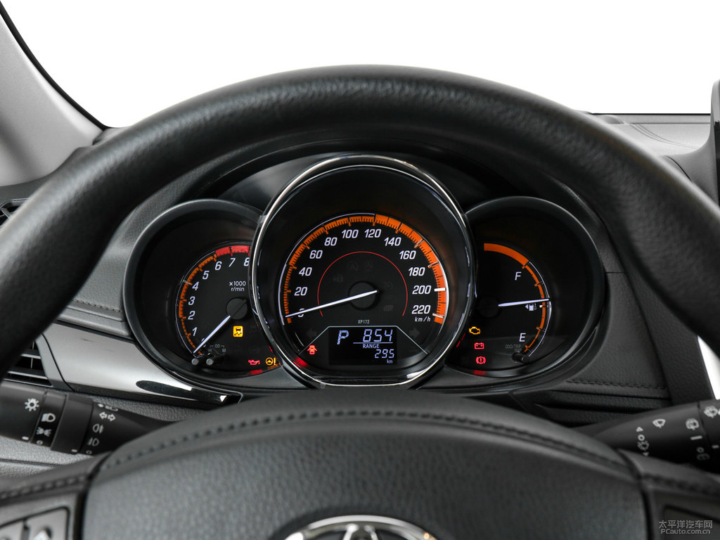 閃電橙YARiS L 致炫X中控內(nèi)飾圖片