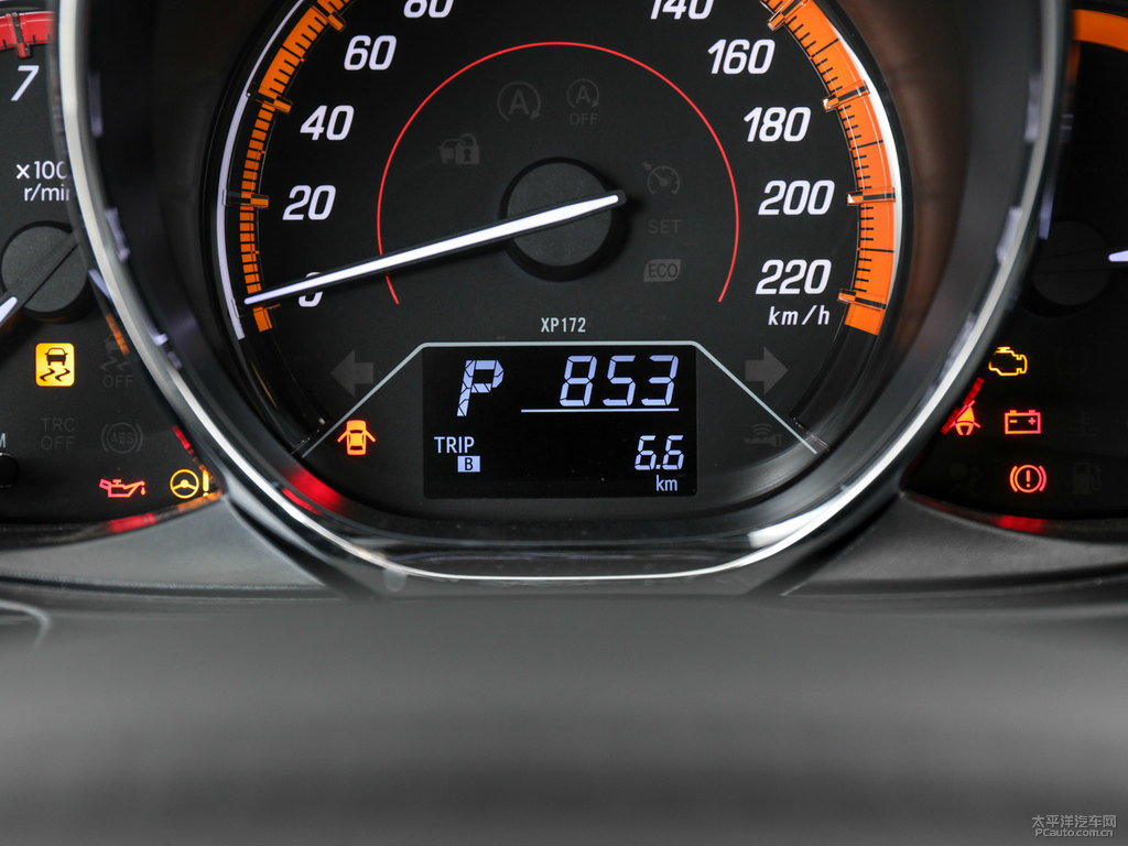 閃電橙YARiS L 致炫X中控內(nèi)飾圖片