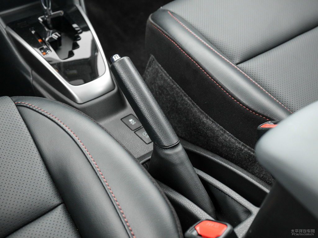 閃電橙YARiS L 致炫X中控內(nèi)飾圖片