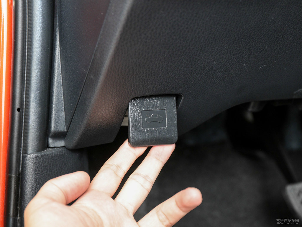 閃電橙YARiS L 致炫X中控內(nèi)飾圖片