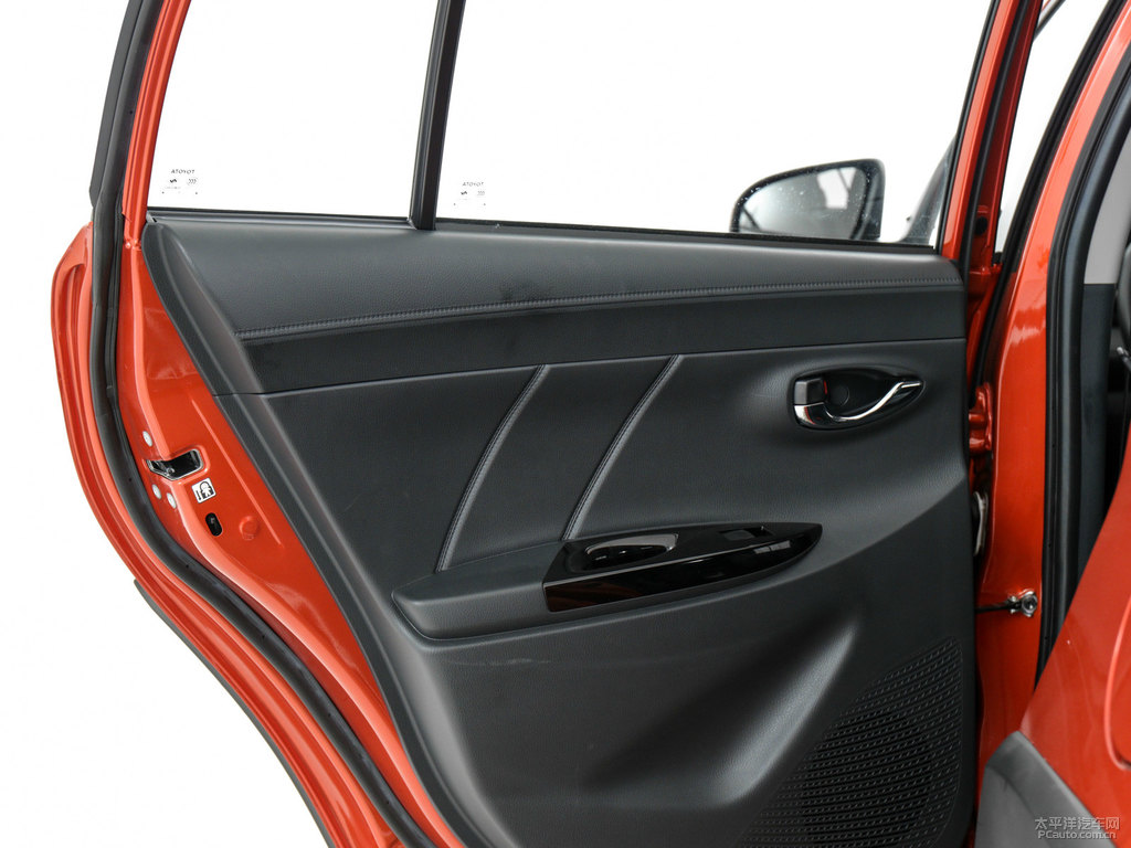 閃電橙YARiS L 致炫X車廂內(nèi)飾圖片