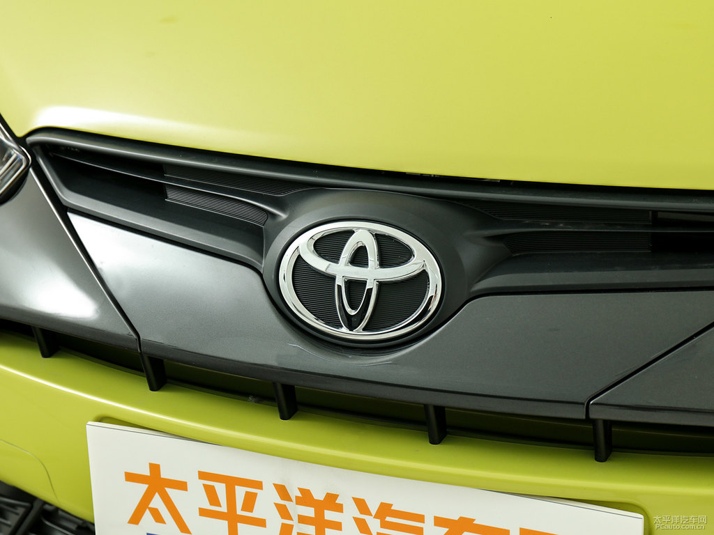 檸檬黃YARiS L 致炫車頭外觀圖片