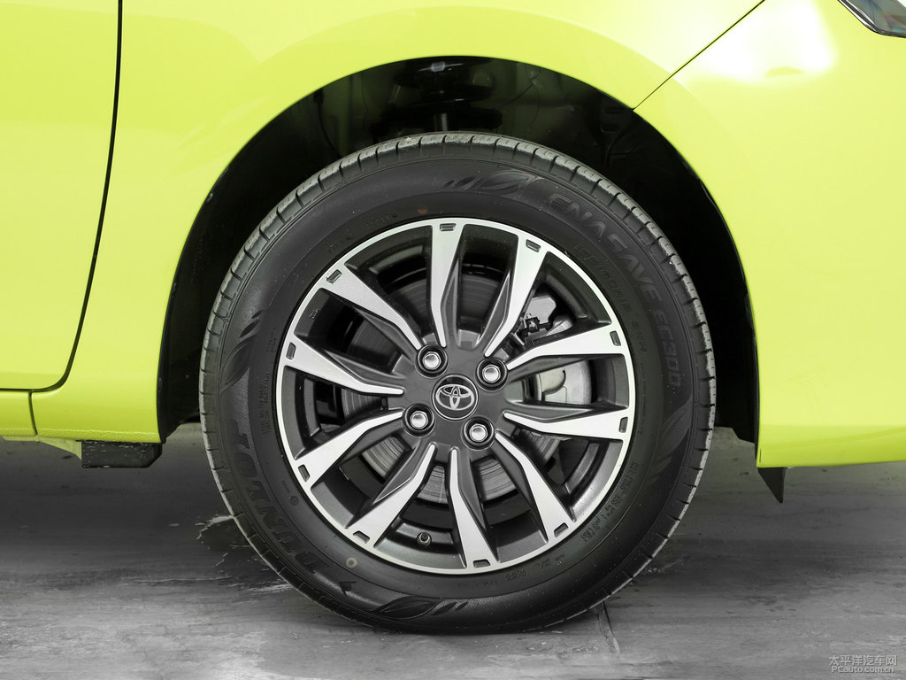 檸檬黃YARiS L 致炫車身外觀圖片