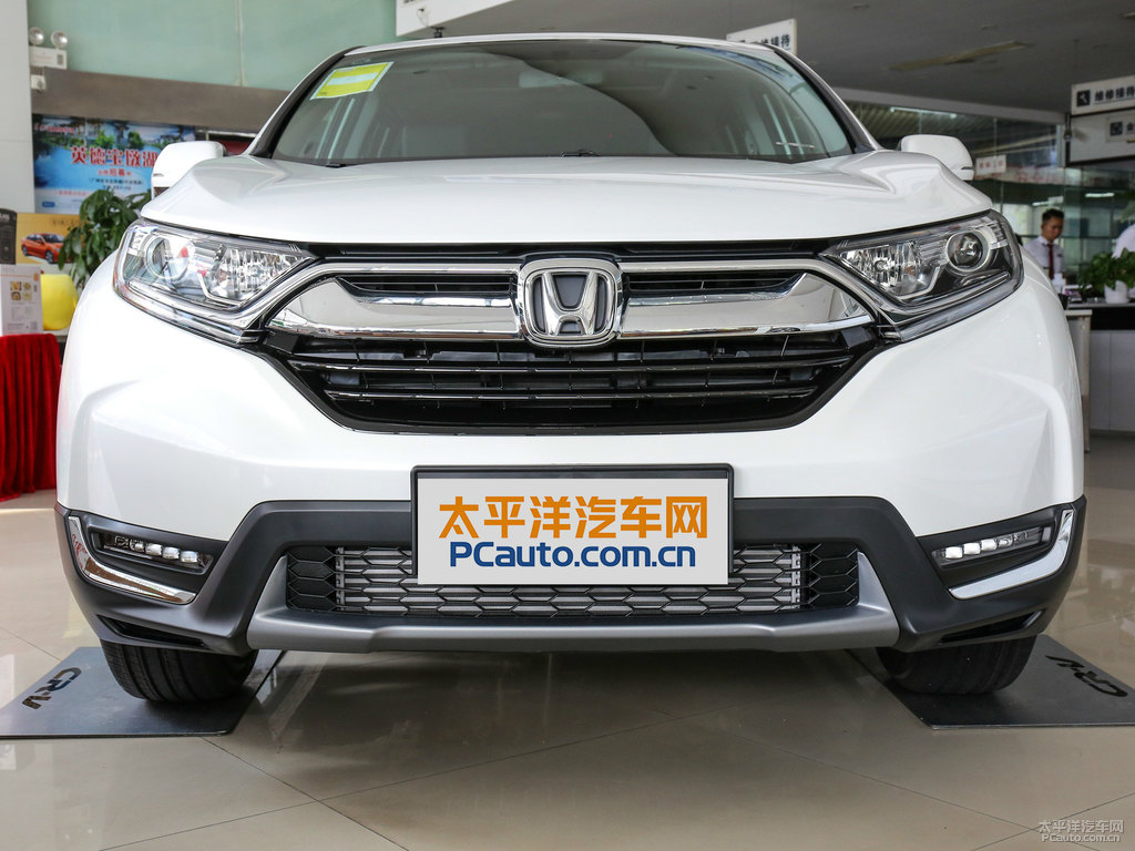 珍珠白本田CR-V車頭外觀圖片