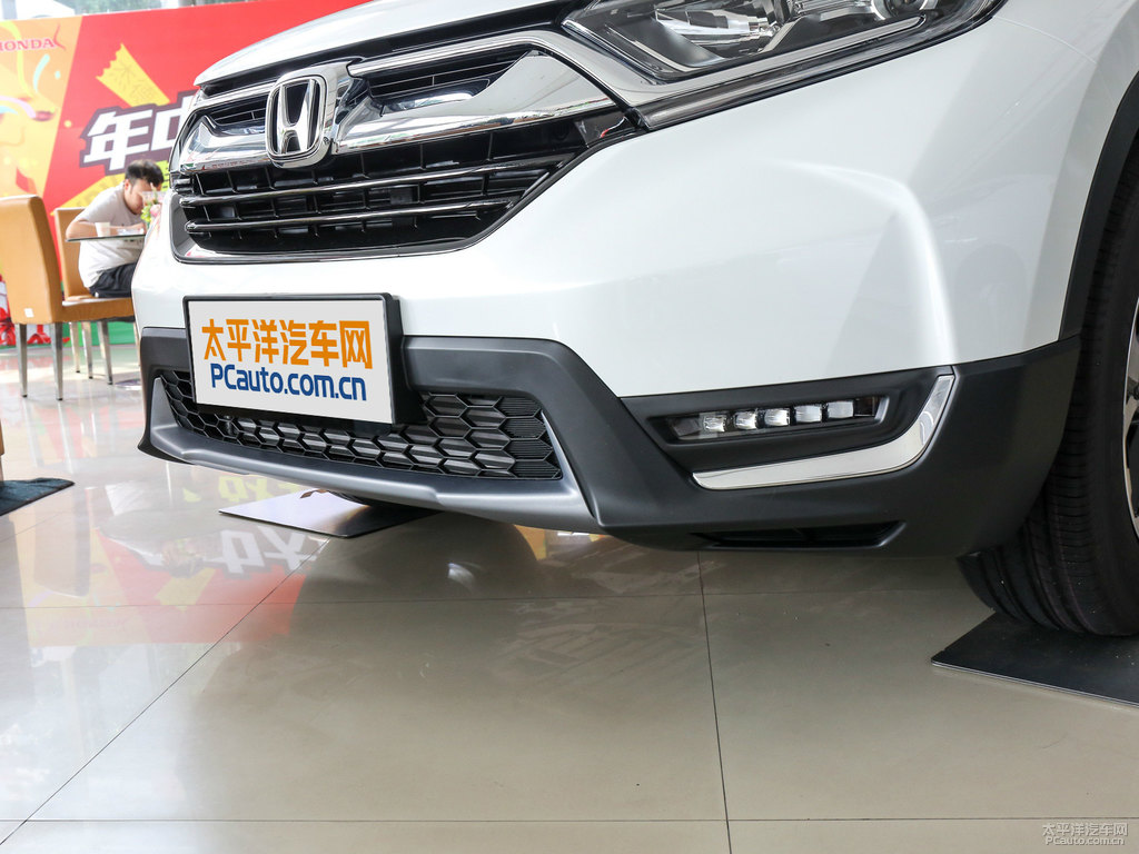 珍珠白本田CR-V車頭外觀圖片