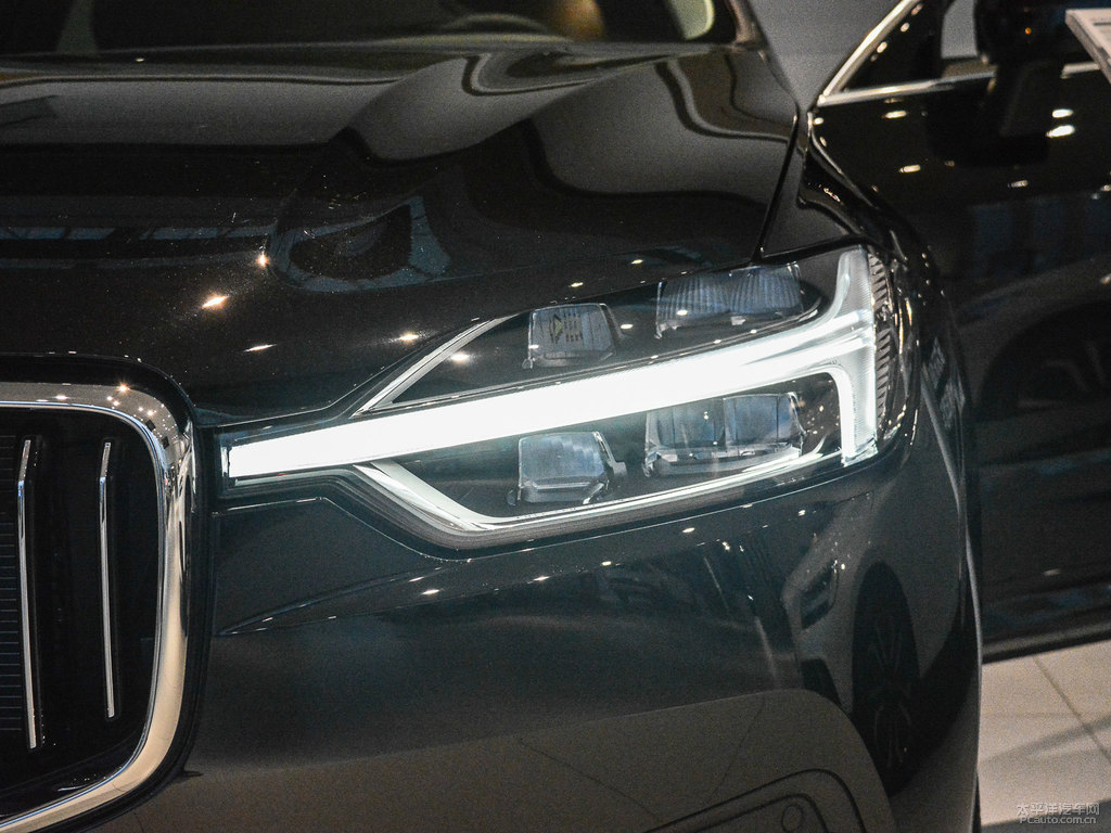 瑪瑙黑沃爾沃XC60車頭外觀圖片