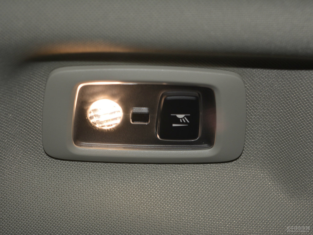 瑪瑙黑沃爾沃XC60車廂內(nèi)飾圖片