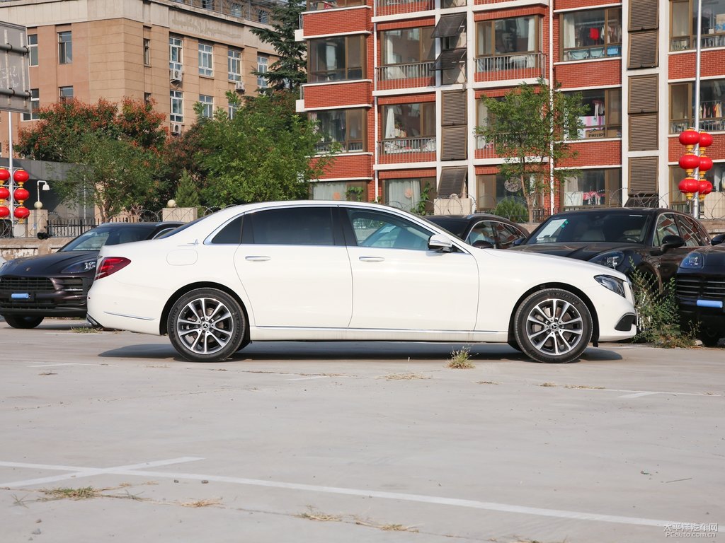 北極白奔馳E級整車外觀外觀圖片