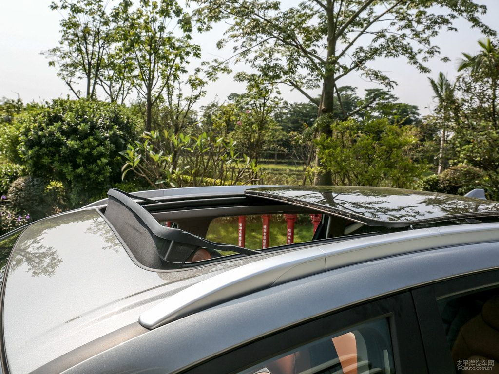 鈦晶灰遠(yuǎn)景X6車(chē)身外觀圖片