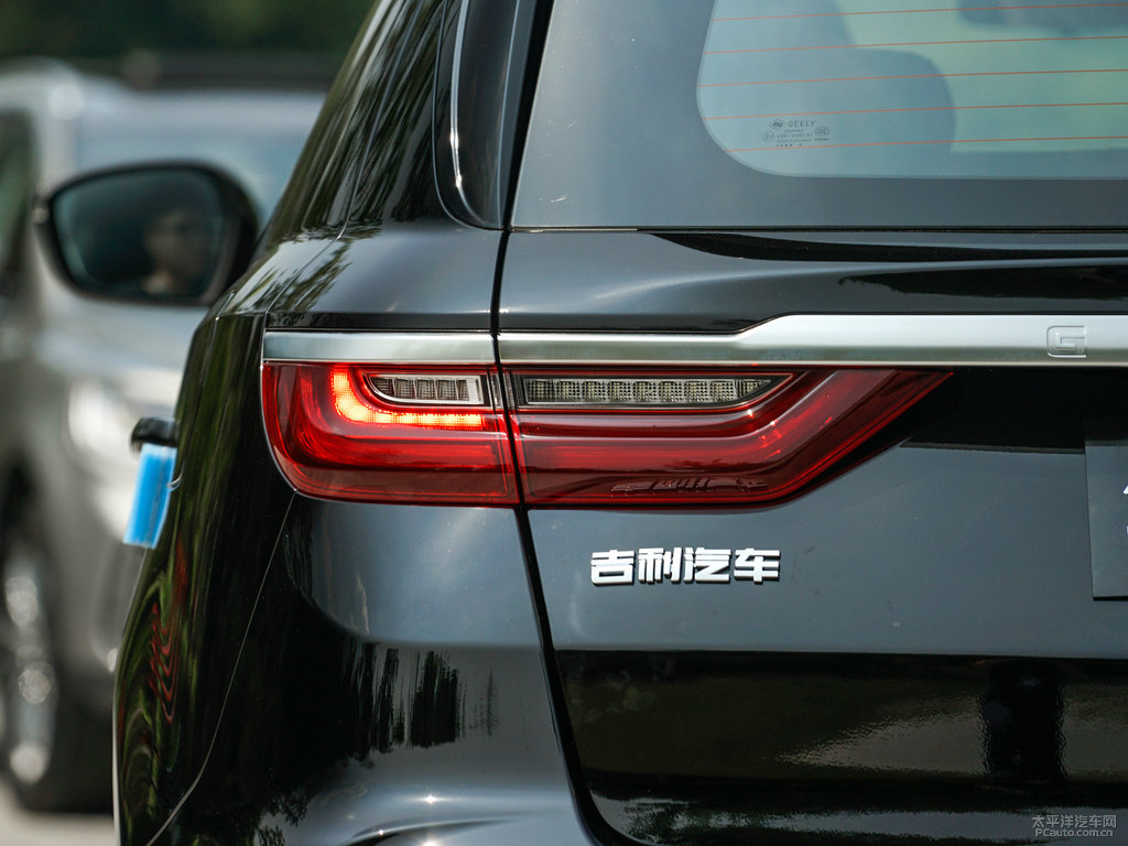 墨玉黑遠(yuǎn)景X6車尾外觀圖片