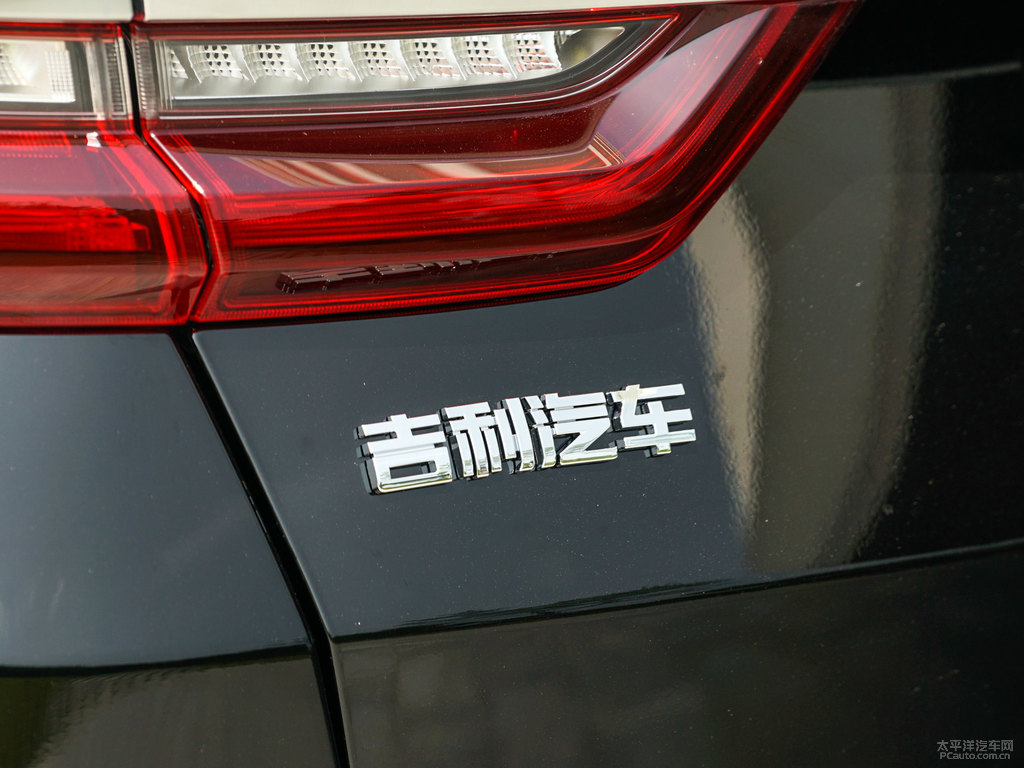 墨玉黑遠(yuǎn)景X6車尾外觀圖片
