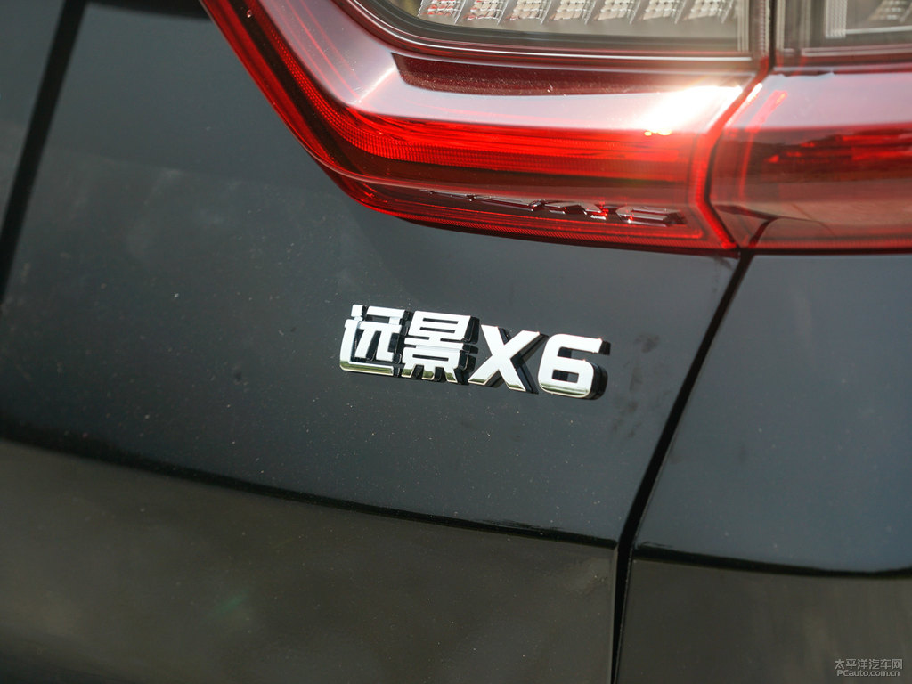 墨玉黑遠(yuǎn)景X6車尾外觀圖片