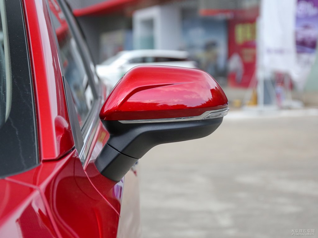 烈焰紅奔騰T77車身外觀圖片
