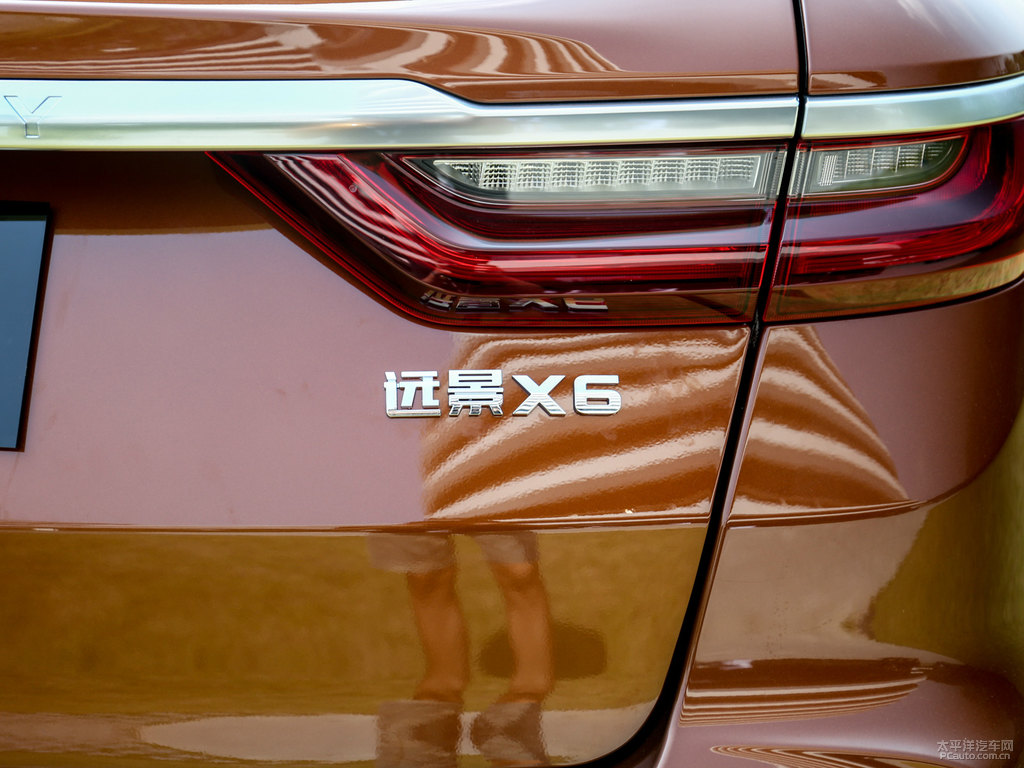 瑪瑙棕遠(yuǎn)景X6車尾外觀圖片