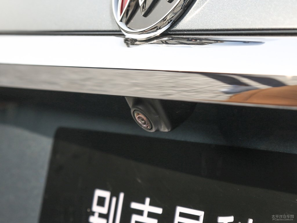 黯影灰昂科旗車尾外觀圖片