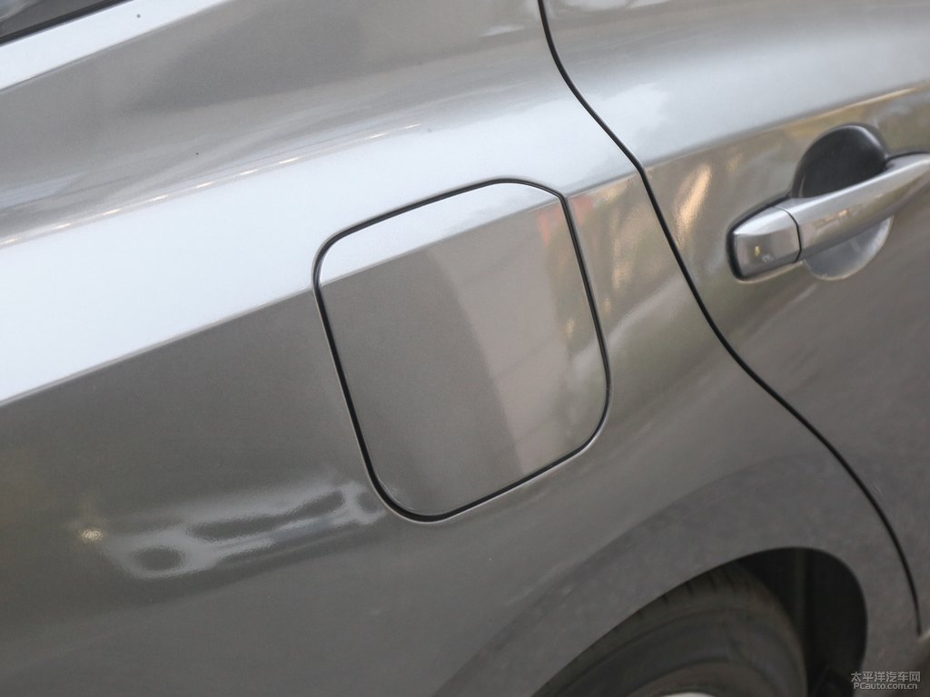 鎢鋼灰軒逸車身外觀圖片