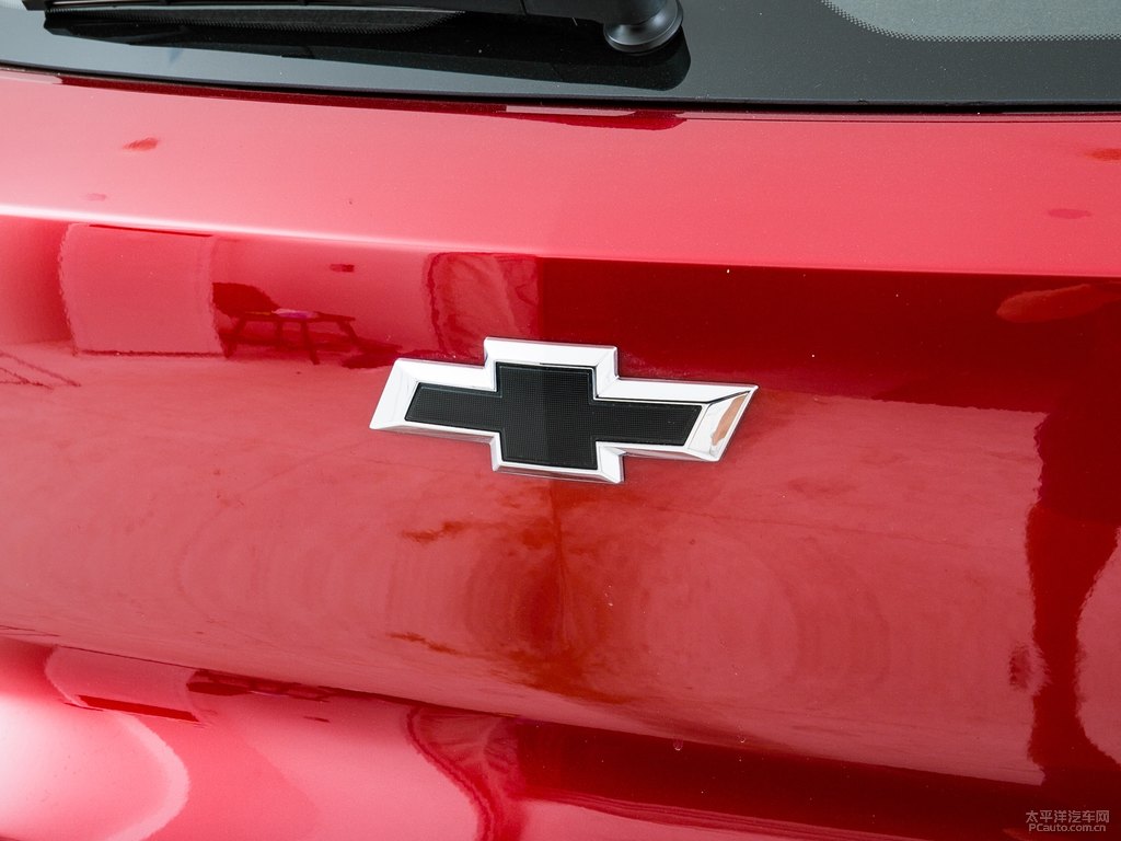 火山紅+黑頂創(chuàng)界車尾外觀圖片