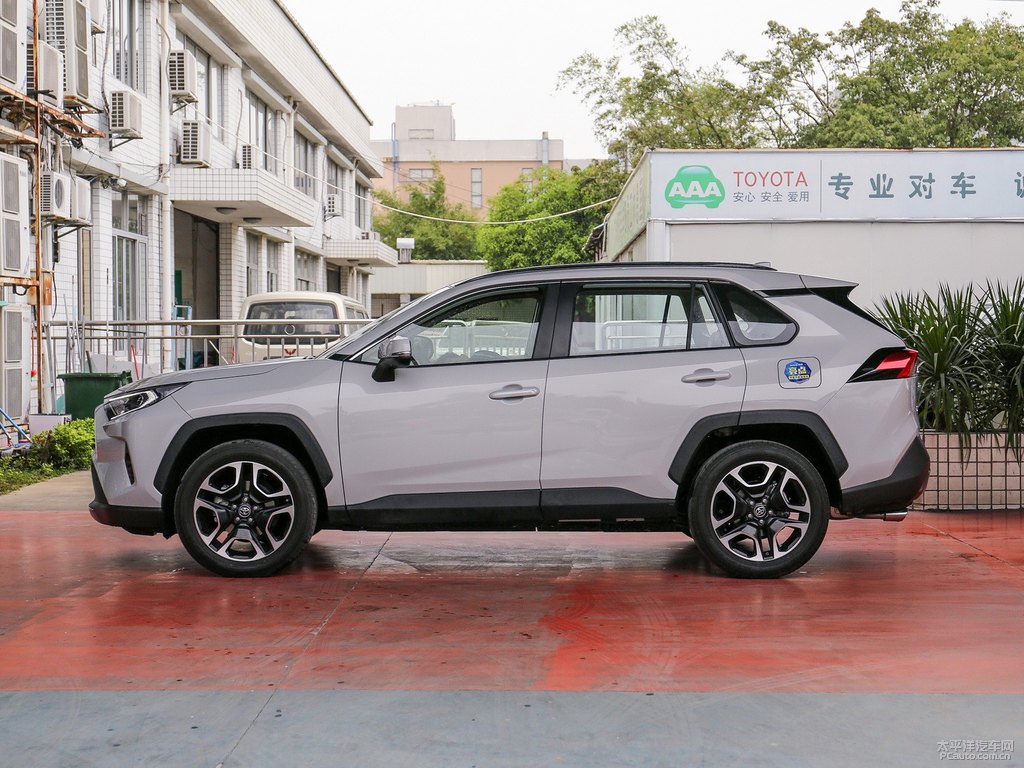 鈦晶灰RAV4榮放整車外觀外觀圖片