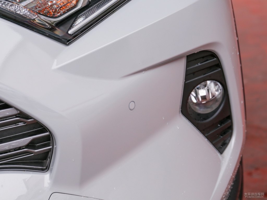 鈦晶灰RAV4榮放車頭外觀圖片