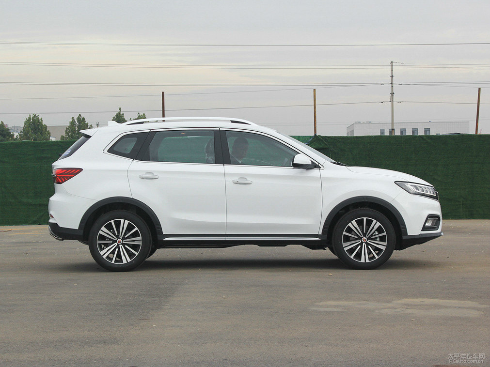 典雅白榮威RX5整車外觀外觀圖片