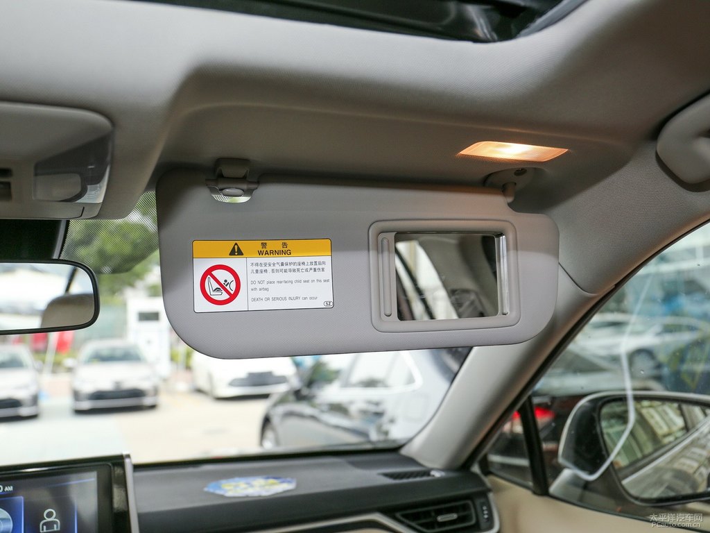 鈦晶灰RAV4榮放車廂內(nèi)飾圖片