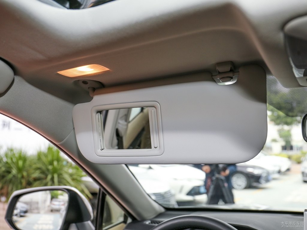 鈦晶灰RAV4榮放車廂內(nèi)飾圖片