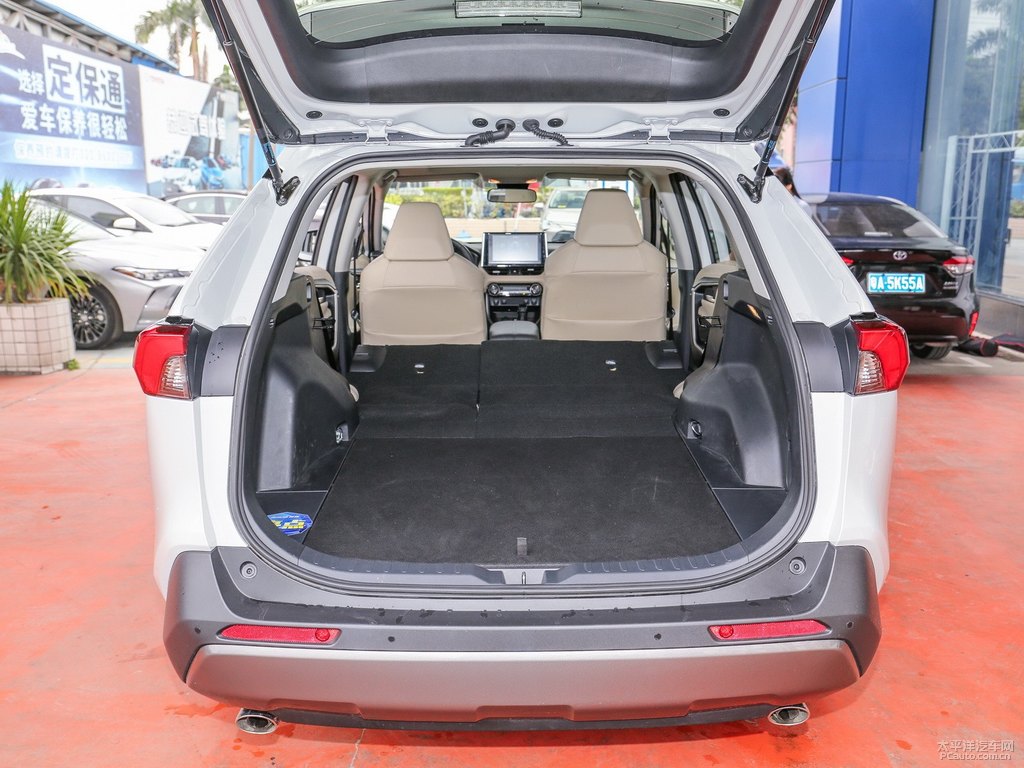 鈦晶灰RAV4榮放后備廂空間圖片