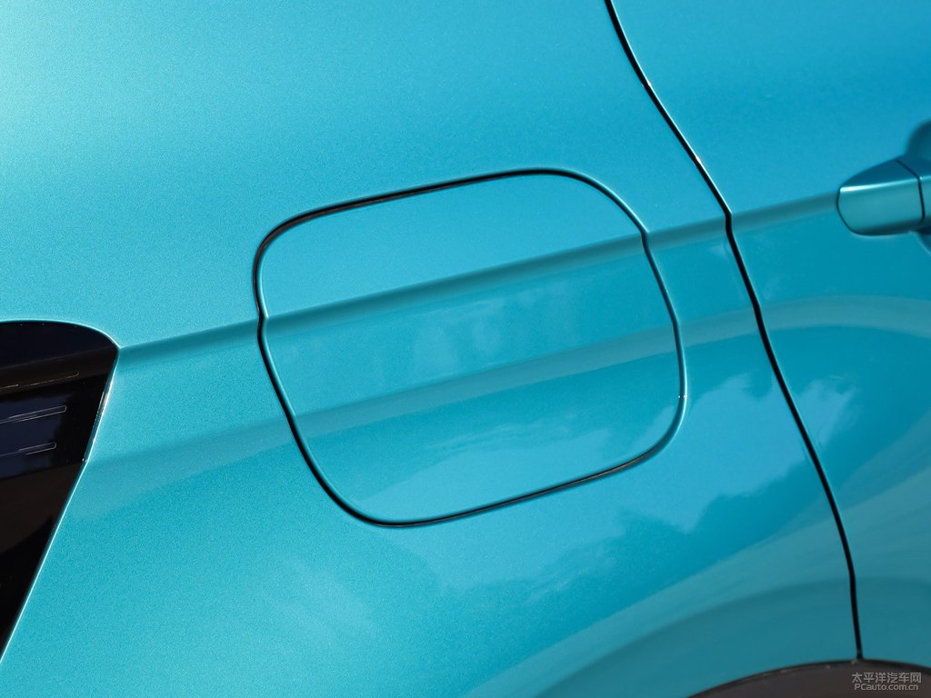 松石綠探影車身外觀圖片