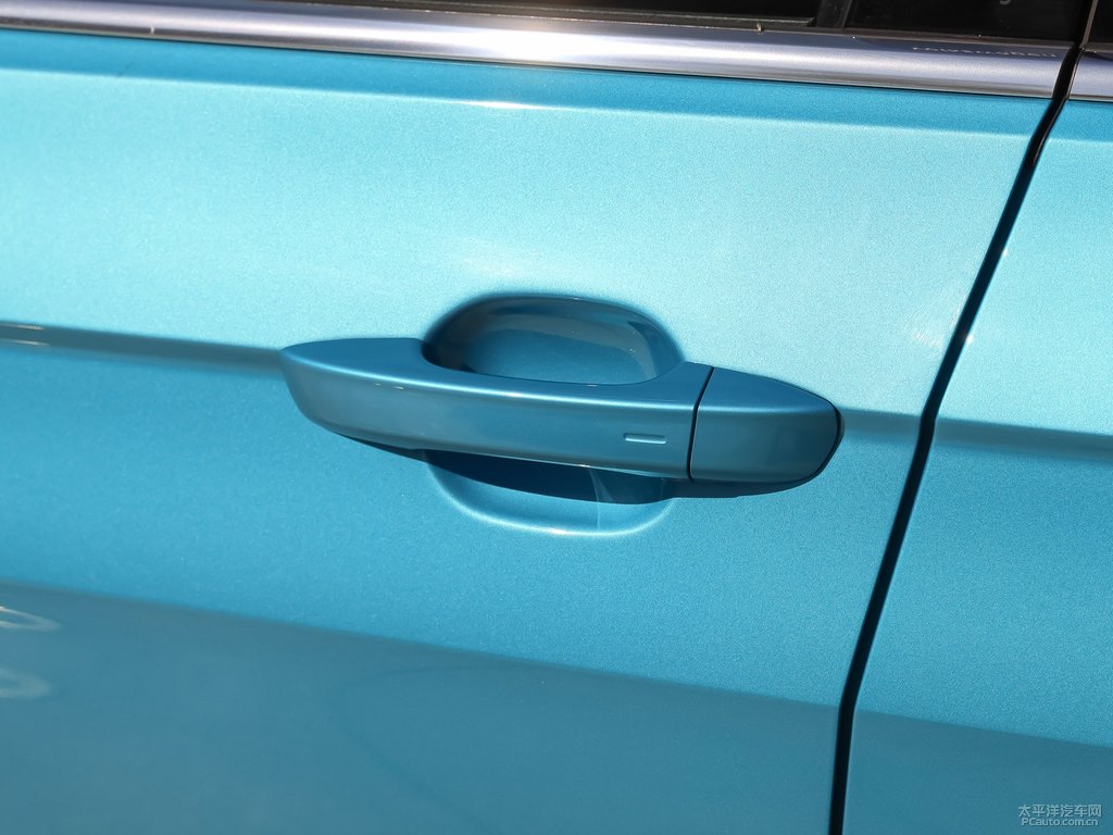 松石綠探影車身外觀圖片
