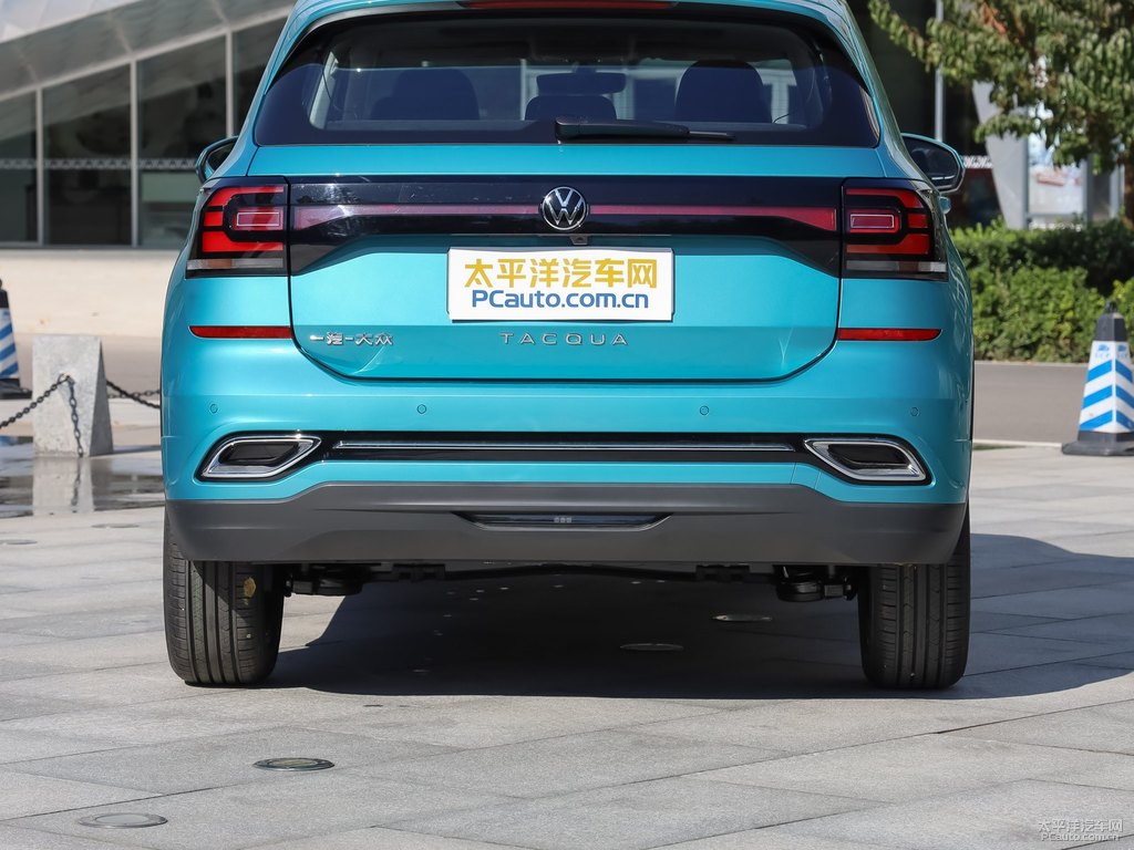 松石綠探影車尾外觀圖片